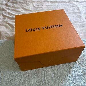 New model Louis Vuitton box with tissue paper dust bag and paperwork envelopes